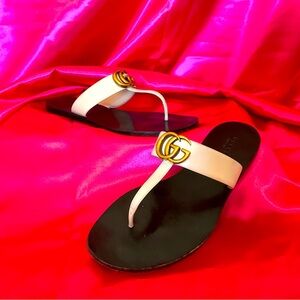 GUCCI - White Leather Thong Sandal with interlocking G